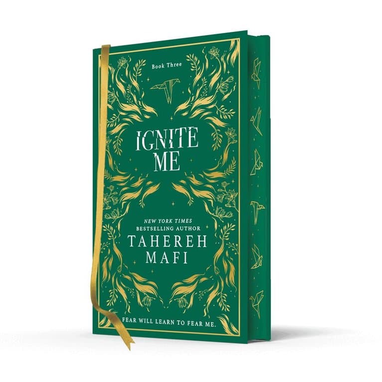 Omslag till boken Ignite Me av Tahereh Mafi