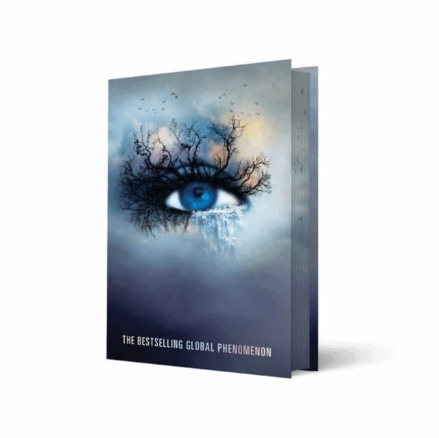 Omslag till boken Shatter Me av Tahereh Mafi