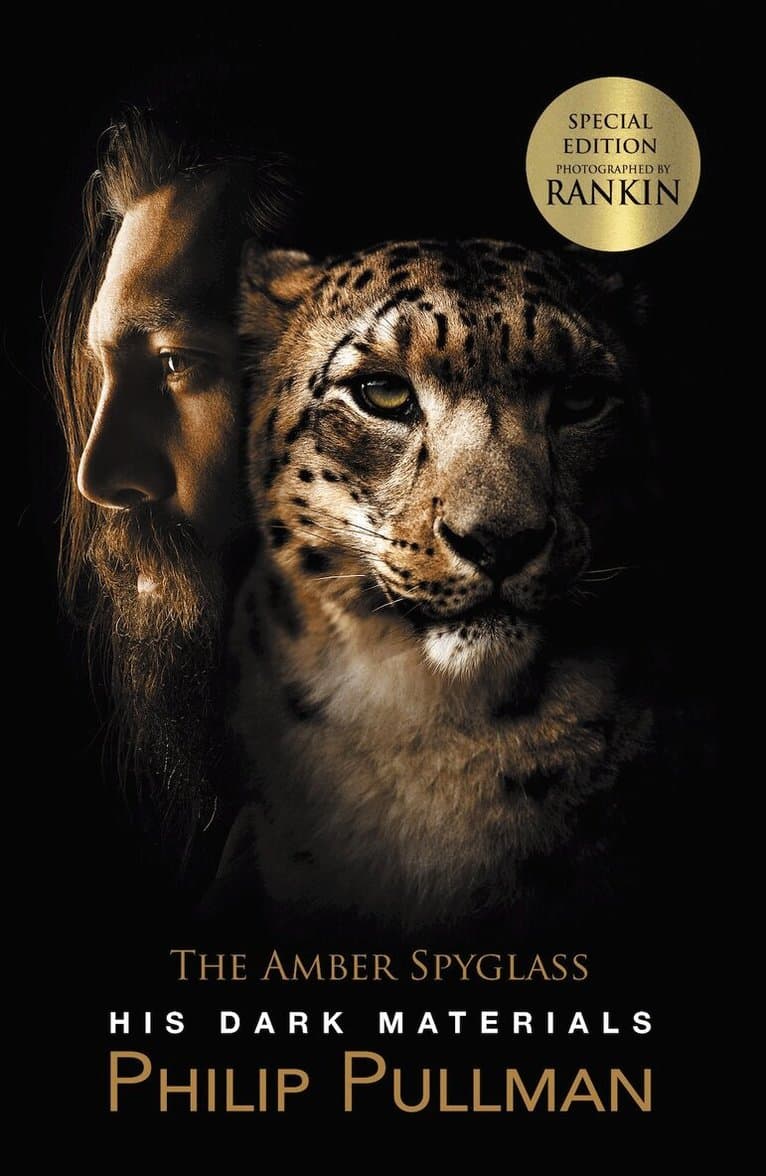 Omslag till boken His Dark Materials: The Amber Spyglass av Philip Pullman