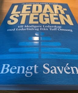 LedarStegen till modigare ledarskap med ledarbidrag från tuff omsorg