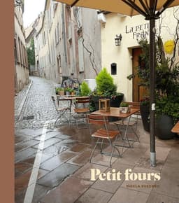 Petit fours