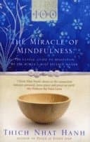 Omslag till boken Miracle Of Mindfulness av Thich Nhat Hanh